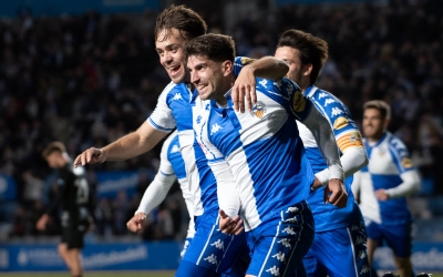 Escudero celebrant, amb Genar i Bonaldo, un dels seus nou gols arlequinats | Roger Benet