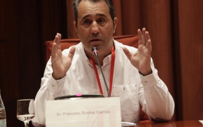 Paco Bustos en una compareixença al Parlament