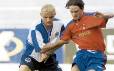 Juan Carlos Sanz, tenyit de groc com la majoria, en el primer partit de la lligueta a casa contra l'Ourense | MD