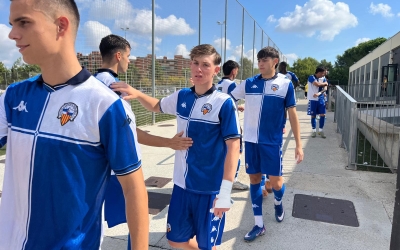Samu Bauló, just darrere de Quim Utgés, abans del Sabadell 'B' - Manlleu | Adrián Arroyo