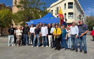 La portaveu Cuca Santos i membres del PP al racó del campanar | Anna Clarà