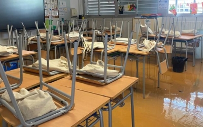 Les aules de l'Escola Concòrdia amb l'aigua que hi ha entrat | Meritxell Dambrink