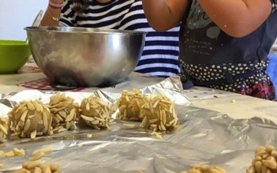 Tallers de panellets a l'Espai Natura | Cedida