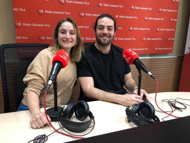 Emma Arquillué i Pablo Macho als estudis de Ràdio Sabadell | Raquel García