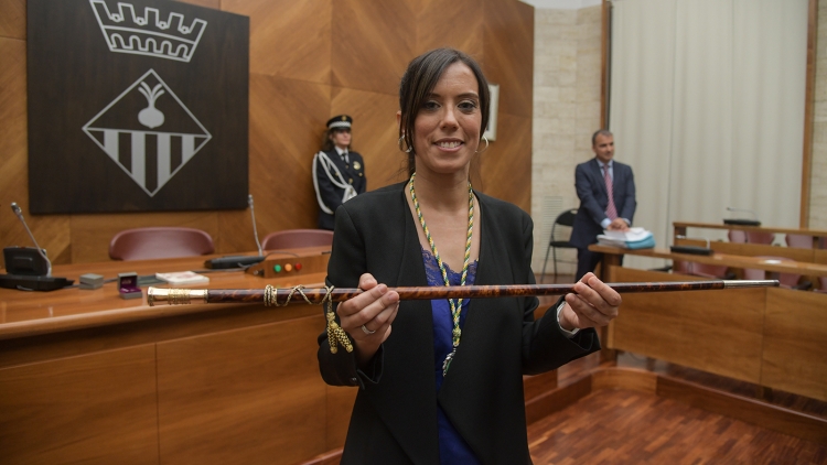 Marta Farrés investida com a primera alcaldessa de Sabadell | Roger Benet