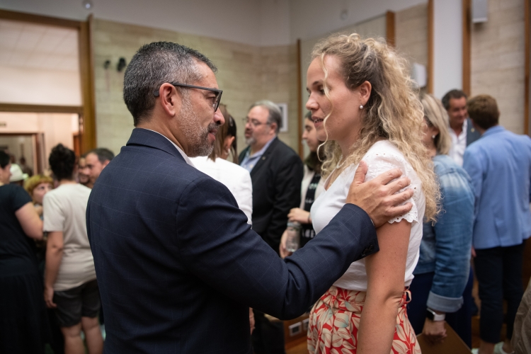 Gabriel Fernàndez (ERC) amb Laura Casado (Ciutadans) | Roger Benet