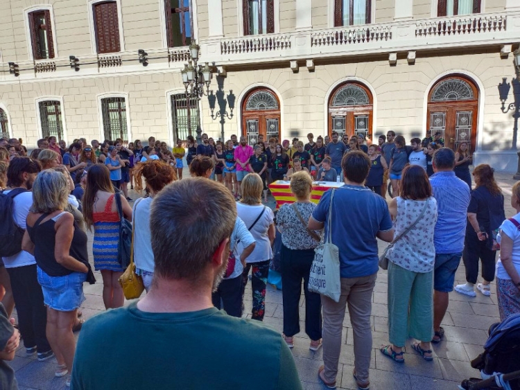 Suport a plaça Sant Roc