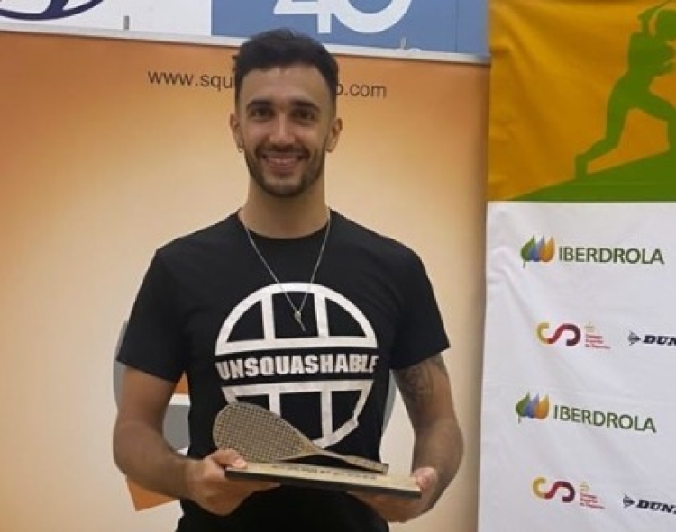 Pajares amb el trofeu de campió de la Copa d'Espanya | Instagram