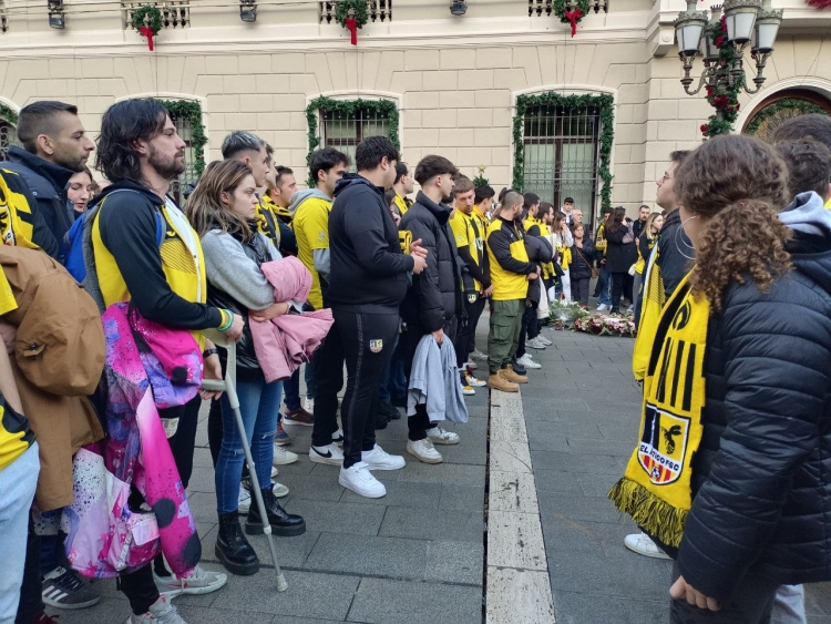 Passadís dels jugadors, després del minut de silenci/Karen Madrid