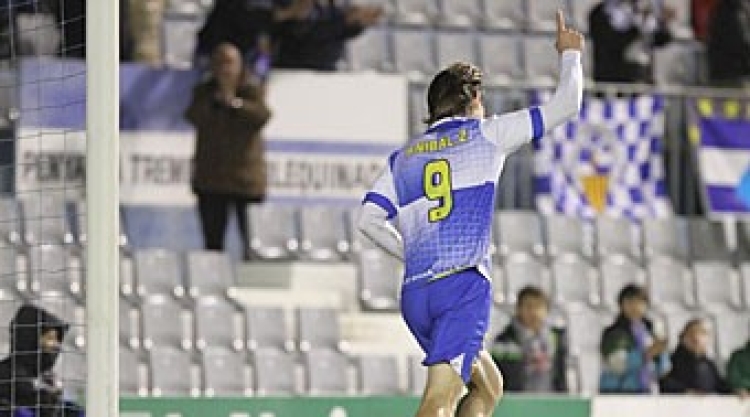 Aníbal festeja el primer dels tres gols al Castilla | LFP