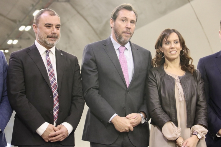 Jordi Ballart, Óscar Puente i Marta Farrés en el túnel de la B-40