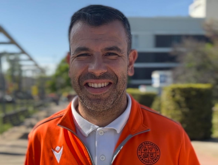 Jose Sag, entrenador de l'Arouna al Cadet 'B' de la Sabadellenca