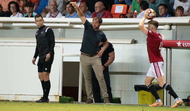 Arenas Mora al costat de Miki Lladó a l'últim Nàstic-Sabadell al Nou Estadi | Roger Benet