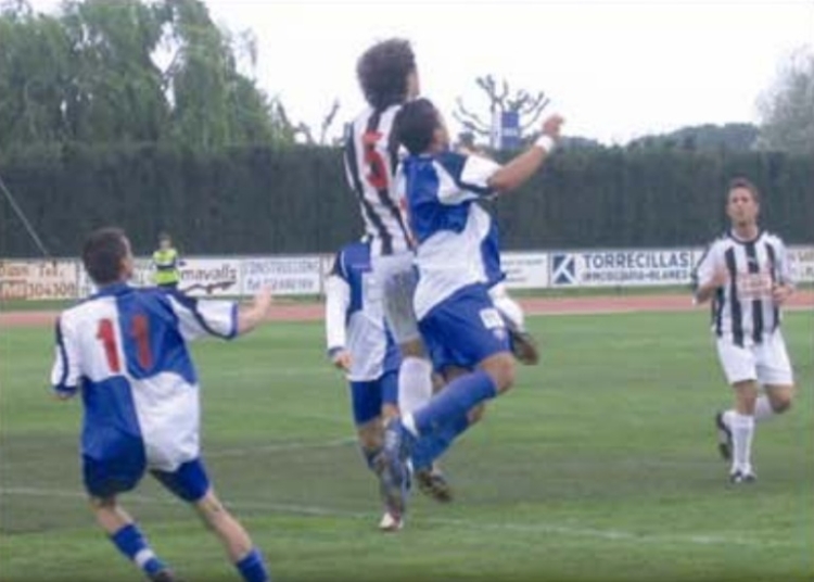 Sergio Montero i Roberto Morales, en una acció del partit