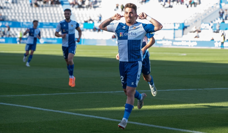 Alberto celebrant el seu gol de penal | Roger Benet