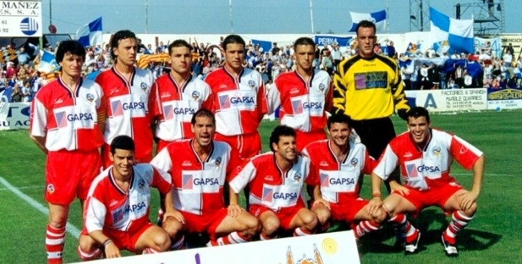 Onze arlequinat a la Magdalena amb els 700 arlequinats al fons | @trayectfutbol