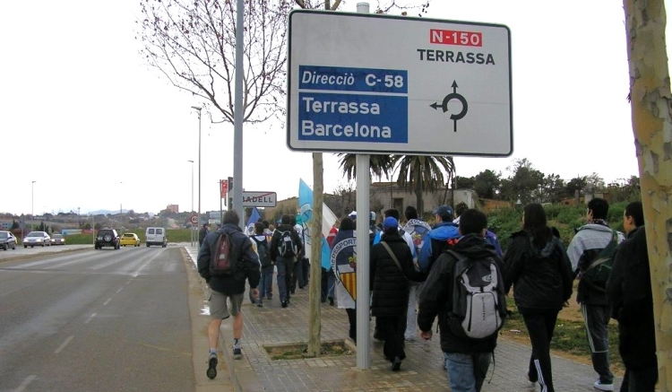 Desenes d'arlequinats recorrent a peu la distància entre Sabadell i Terrassa | Adrián Arroyo