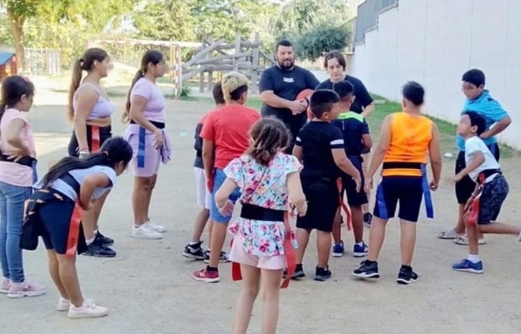 Tastet de rugbi cinta a càrrec de Placant Barreres a l'escola Tarlatana