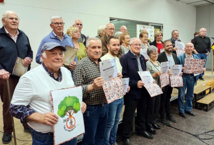 Membres reconeguts de les diferents associacions de veïns | Karen Madrid