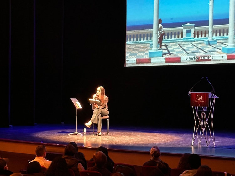 Fatima Saheb, recitant un dels seus poemes |Ajuntament de Sabadell