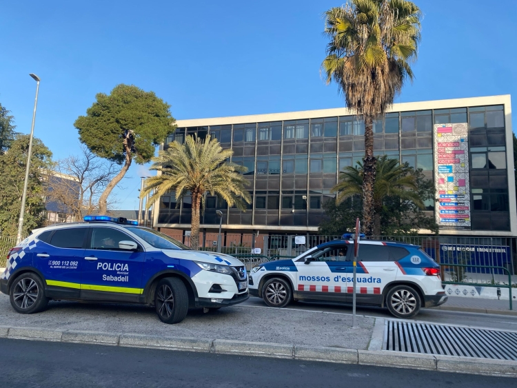 Cossos policials a l'Escola Industrial