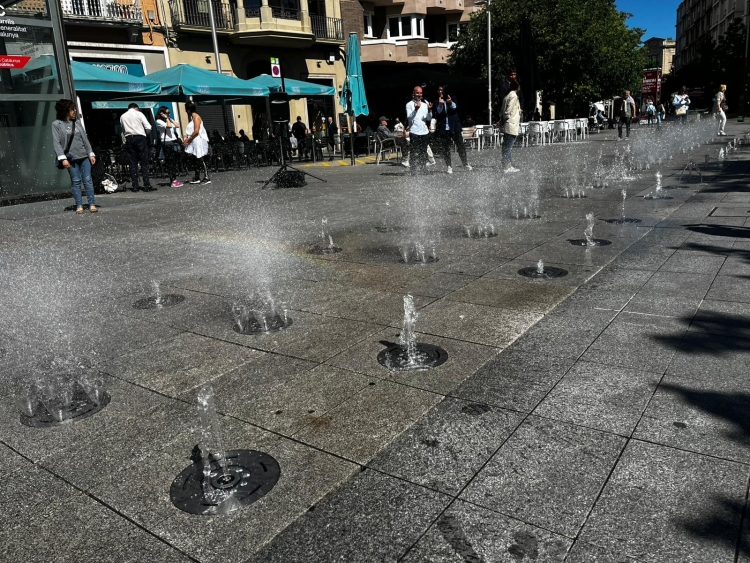 Les fonts del Passeig obertes