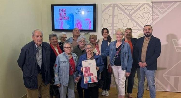 Els participants a la campanya després de la roda de premsa