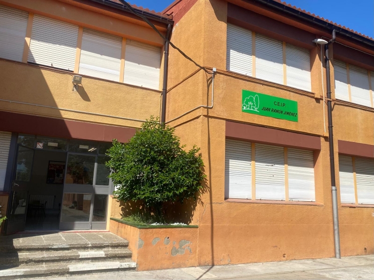 L'entrada de l'escola