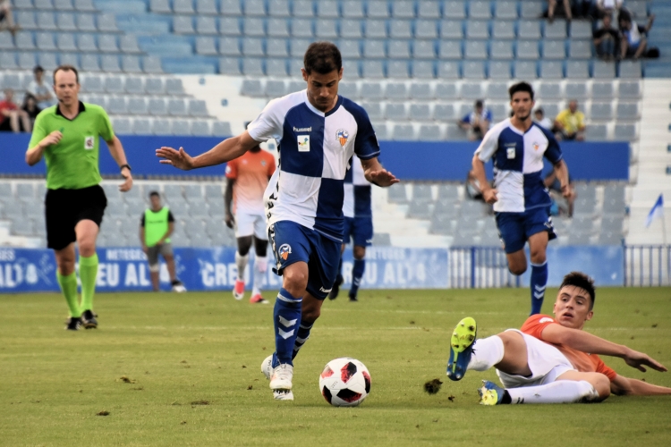 Gato contra el Peralada en la jornada inaugural del seu últim any aquí | Críspulo Díaz