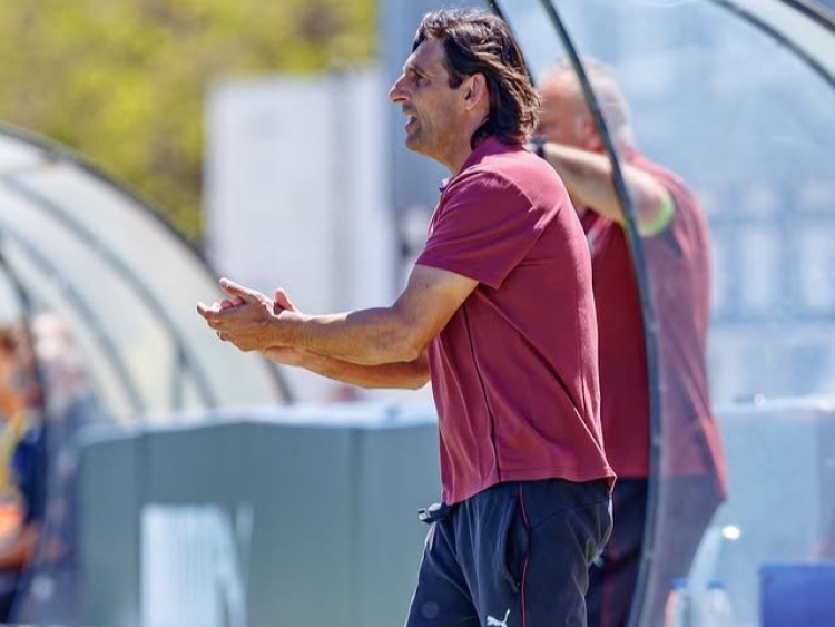 Angulo fa uns mesos dirigint el Mestalla a Paterna davant el Sabadell | VCF
