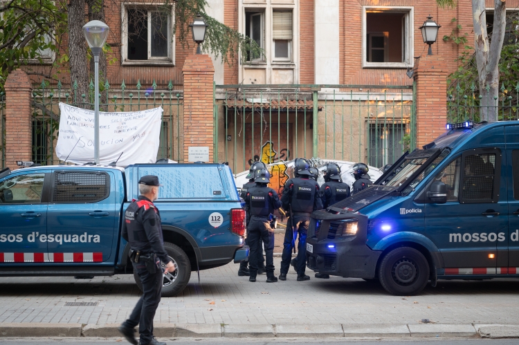 Operatiu policial a La Caserna | Roger Benet