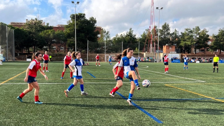 Les arlequinades van cloure l'any amb un treballat triomf davant el Llerona | Adrián Arroyo