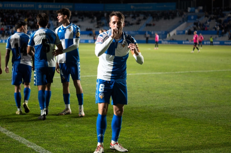 Dedicatòria de gol especial de Cortés per a la seva filla | Roger Benet