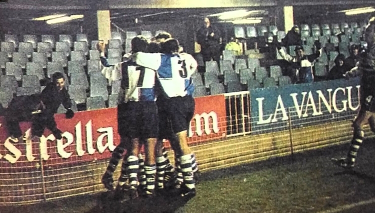 Celebració del gol de Capilla a la segona volta | @trayectfutbol
