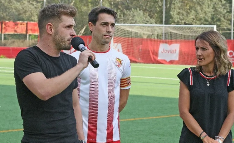 L'actual tècnic arlequinat durant la presentació del Manresa 22/23 | CE Manresa