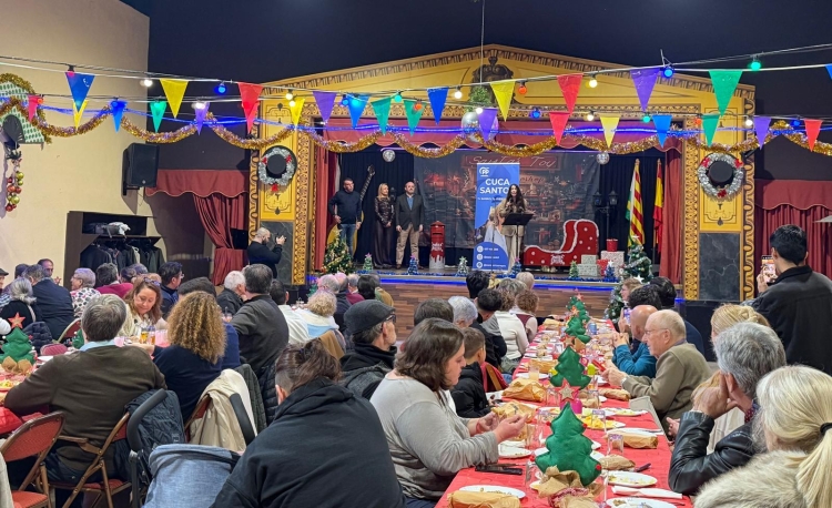 Un centenar llarg de persones han participat del dinar | Mireia Sans