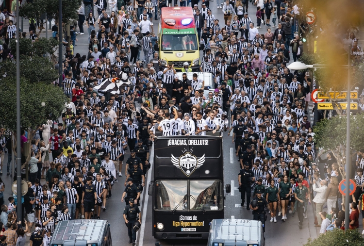 Rua del conjunt orellut pels carrers castellonencs | CD Castellón