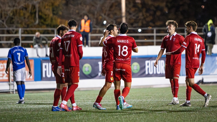 Pinya egarenca en un dels dos gols anotats a Santa Coloma | FCF