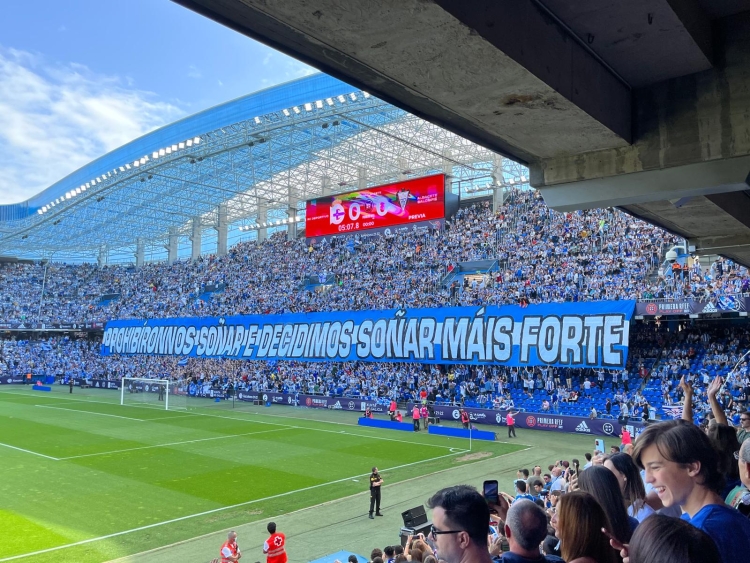 Excepcional ambient a Riazor en la prèvia de la final Dépor-Albacete | Adrián Arroyo