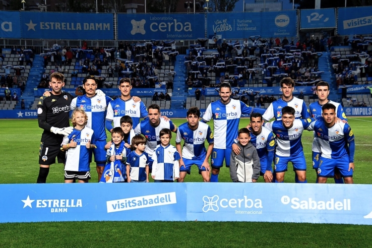 Onze arlequinat el dia de l'Olot | Críspulo Díaz