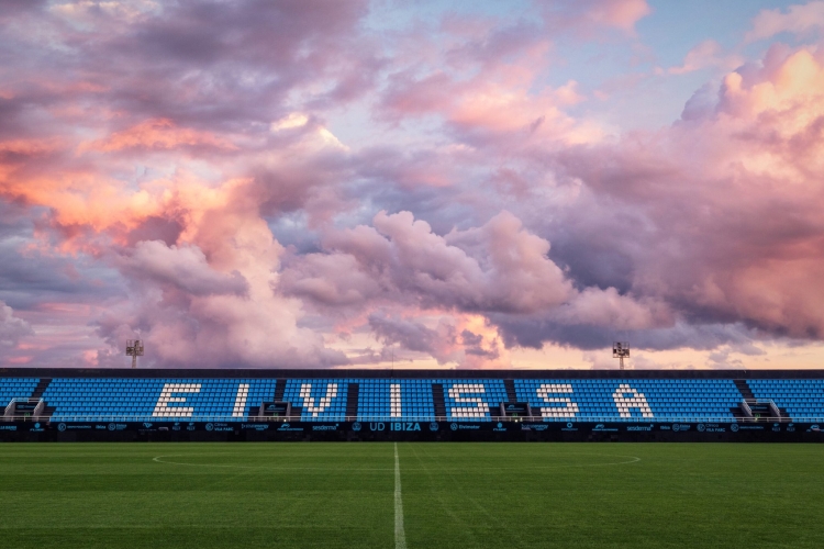 Aspecte de la graderia de General del Palladium Can Misses | UD Ibiza