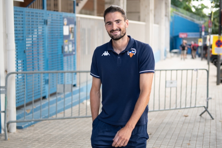 Arribada a la Nova Creu Alta en dia de partit | Roger Benet