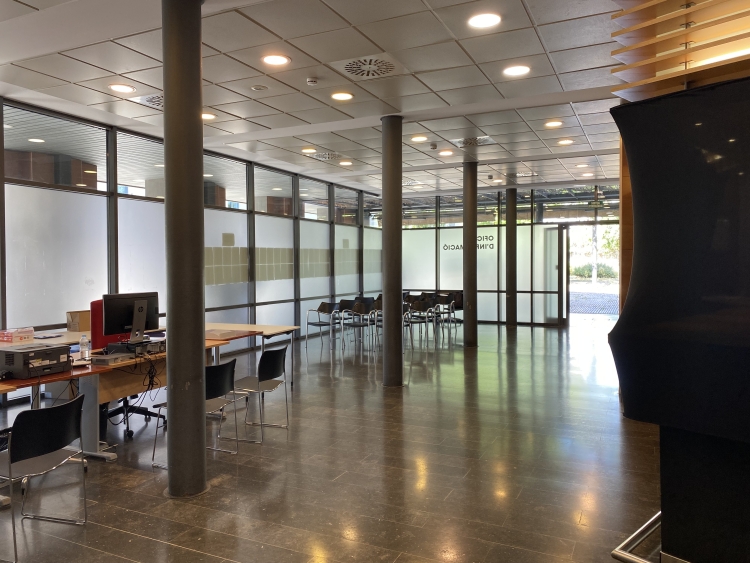 L'antiga cafeteria i la futura sala d'estudi