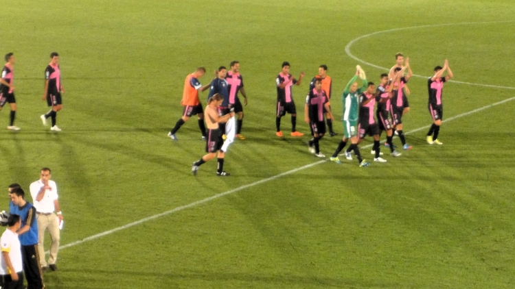 Salutació final a l'afició un cop culminada la remuntada | Sergi Garcés