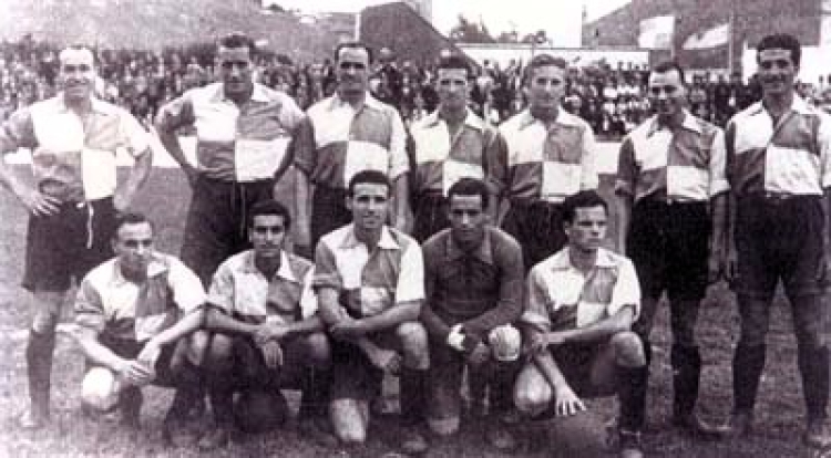 Mítics com 'Fifo' Navarro formant part d'un onze d'aquella temporada | CES Història