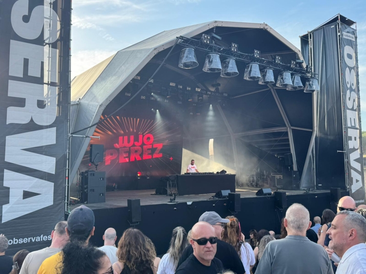 DJ