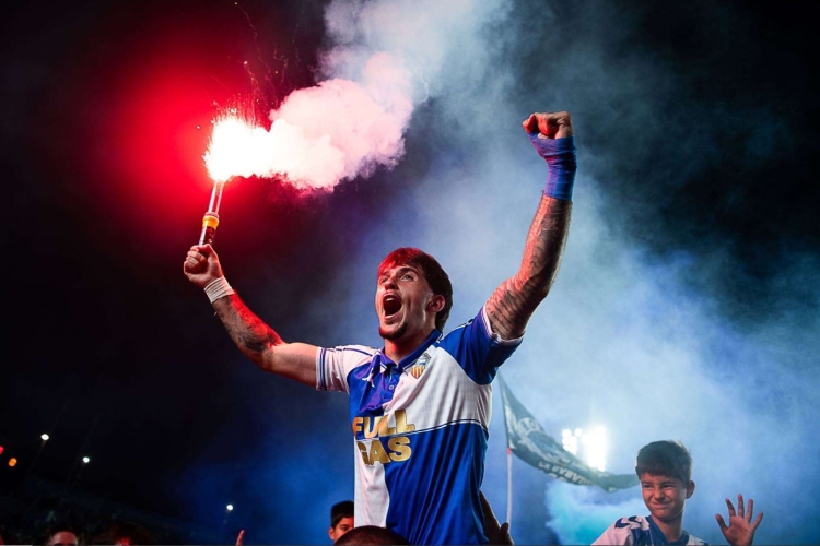 Xavi Moreno celebrant l'ascens a la Nova Creu Alta | Roger Benet