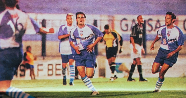 Jordi Tarrés celebrant el seu gol al Novelda | @trayectfutbol