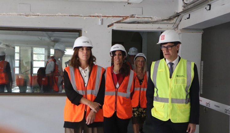 El president Salvador Illa, l'alcaldessa Marta Farrés i la consellera Núria Montserrat