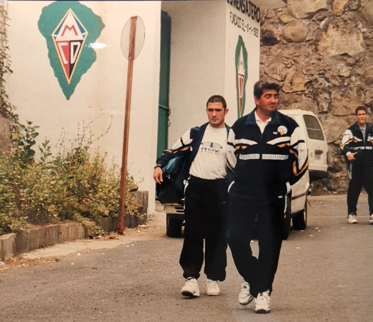 L'entrenador, Paco García Llamas, arribant al Silvestre Carrillo de La Palma | CES Història